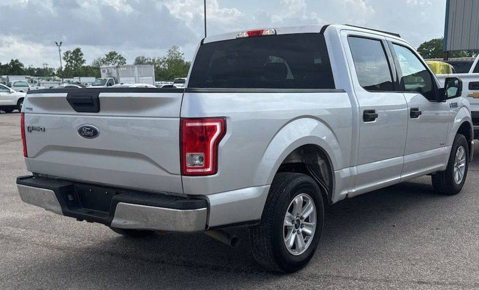 Photo 3 of this FORD F150