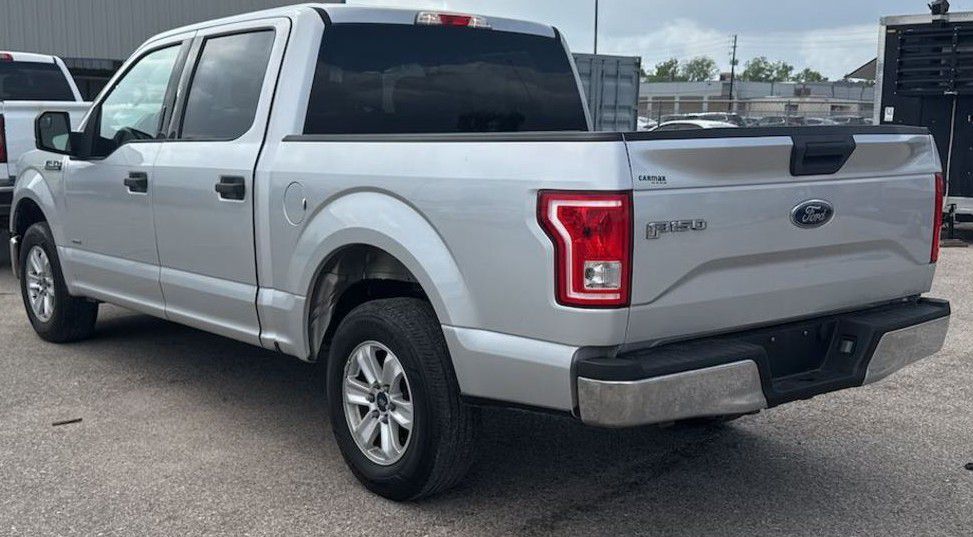 Photo 4 of this FORD F150