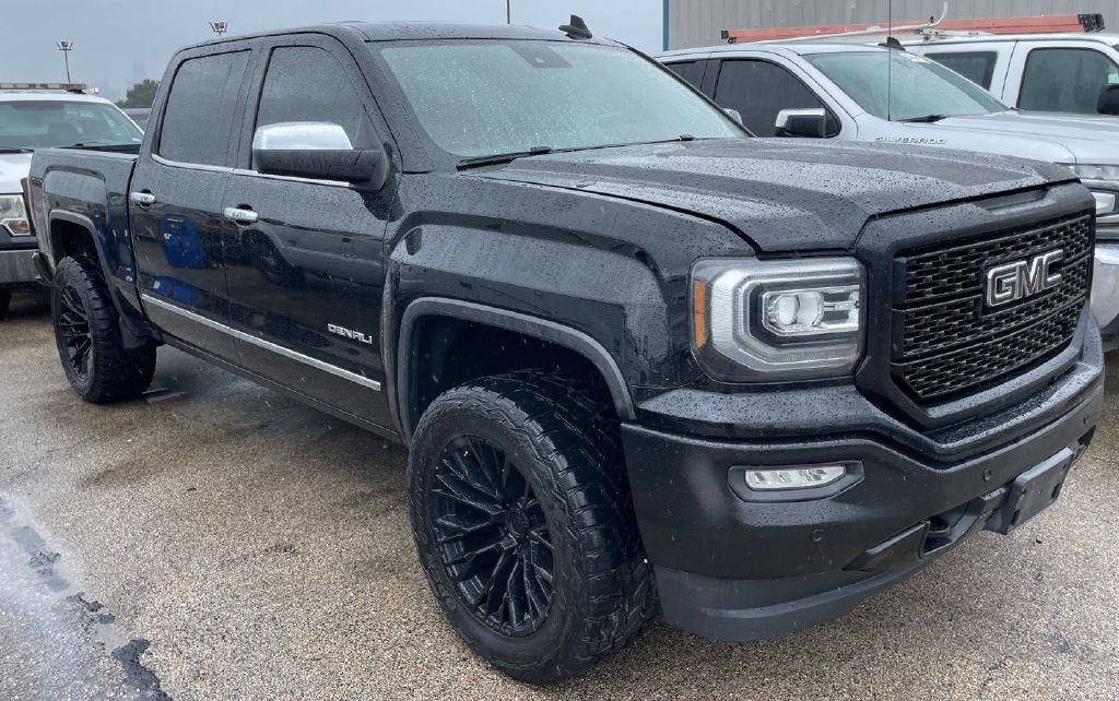 Photo 2 of this GMC SIERRA