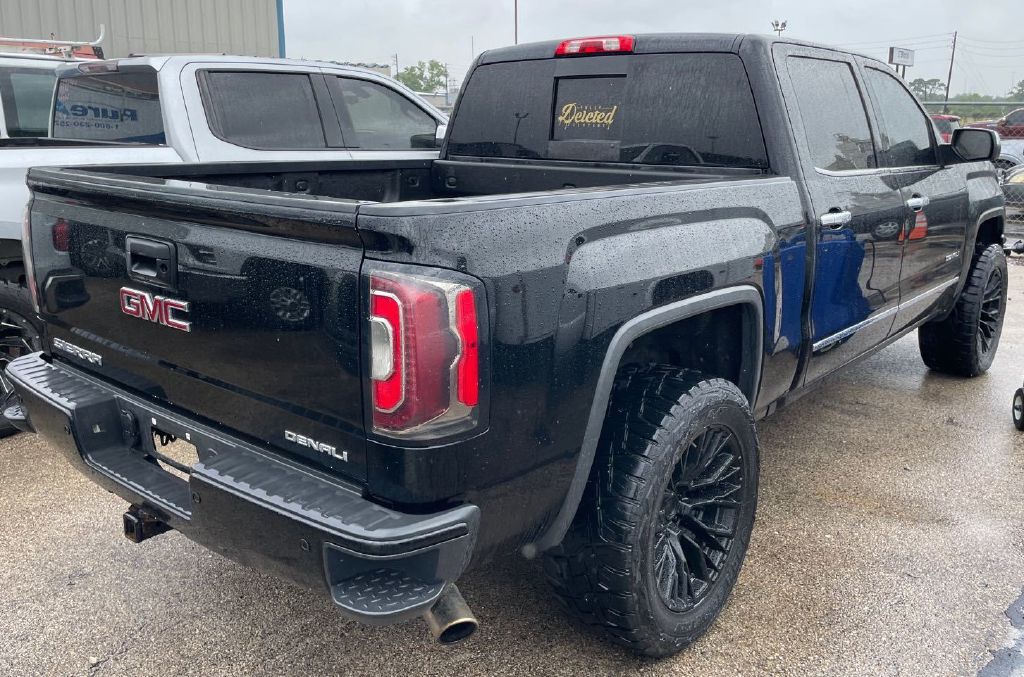 Photo 3 of this GMC SIERRA
