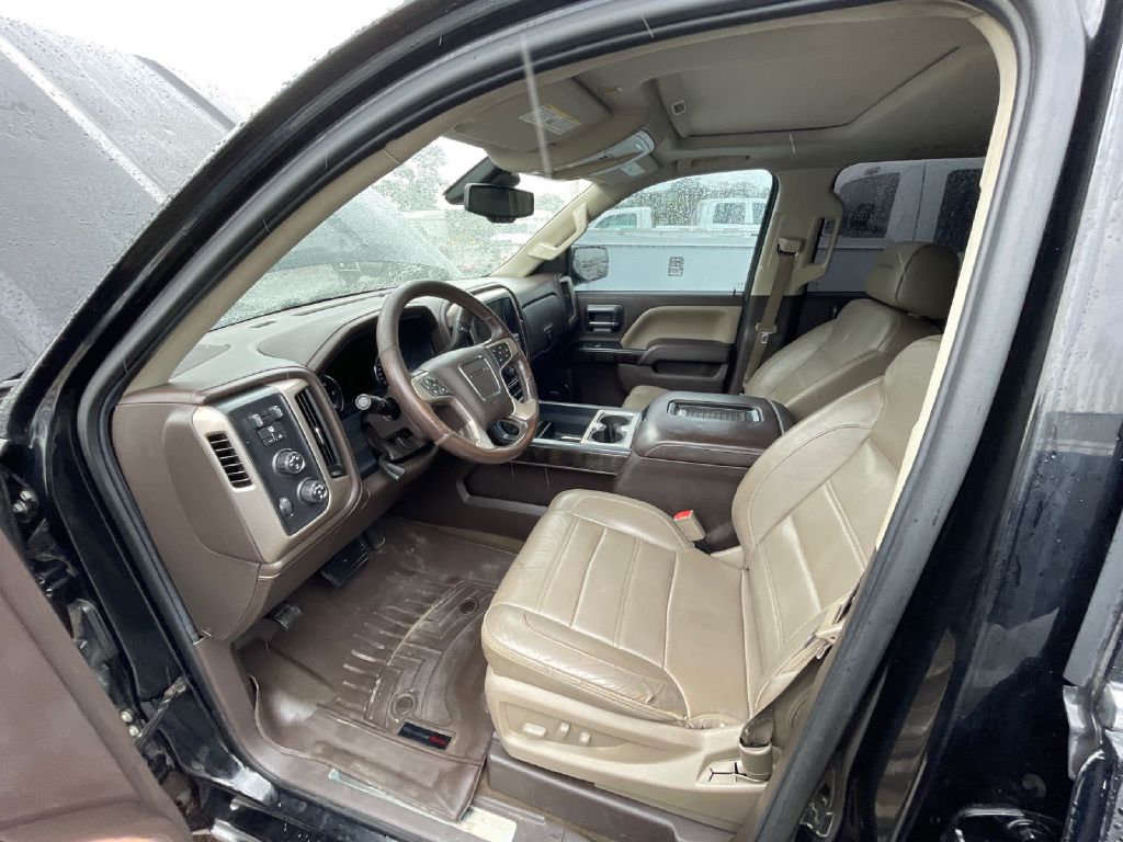 Photo 6 of this GMC SIERRA