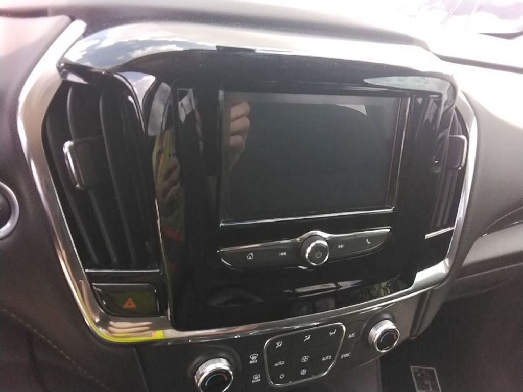 Photo 6 of this CHEVROLET TRAVERSE