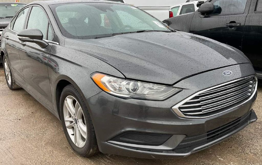 Photo 2 of this FORD FUSION