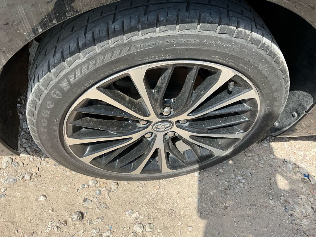 Photo 2 of this TOYOTA CAMRY