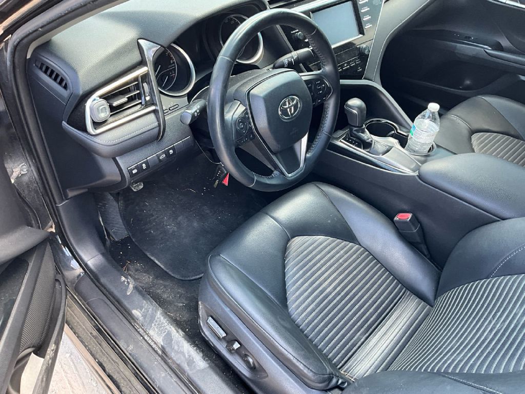 Photo 6 of this TOYOTA CAMRY