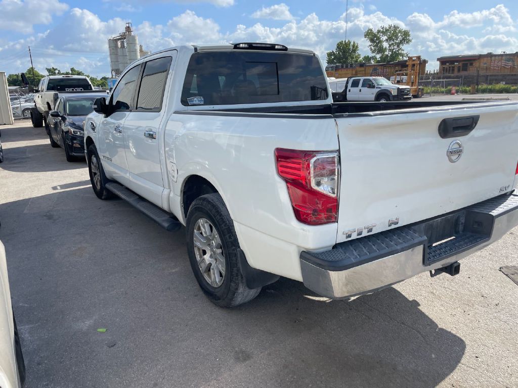 Photo 4 of this NISSAN TITAN
