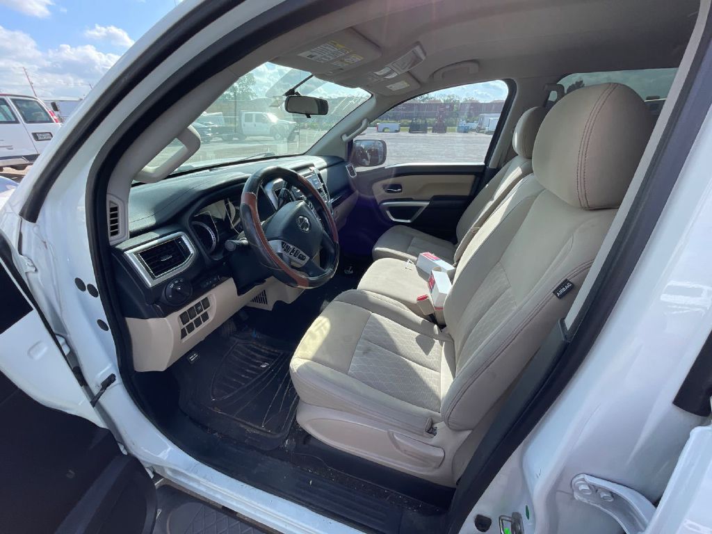 Photo 6 of this NISSAN TITAN
