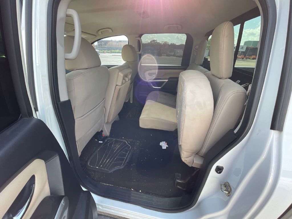Photo 7 of this NISSAN TITAN