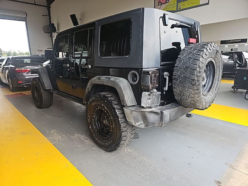 Photo 8 of this JEEP WRANGLER UNLIMI