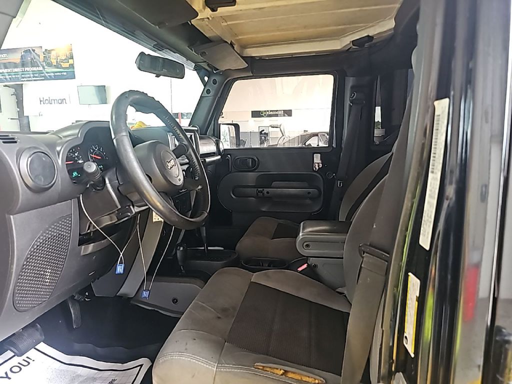 Photo 10 of this JEEP WRANGLER UNLIMI