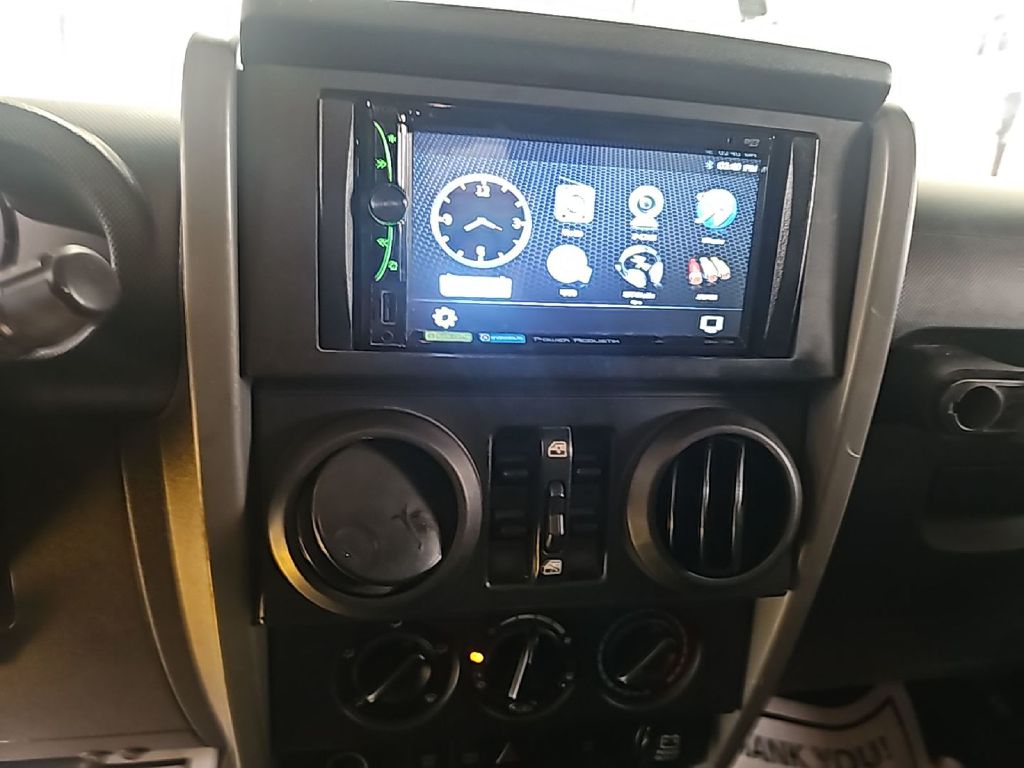 Photo 14 of this JEEP WRANGLER UNLIMI