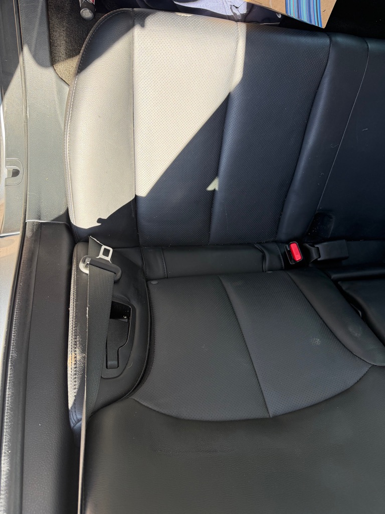 Photo 9 of this NISSAN LEAF