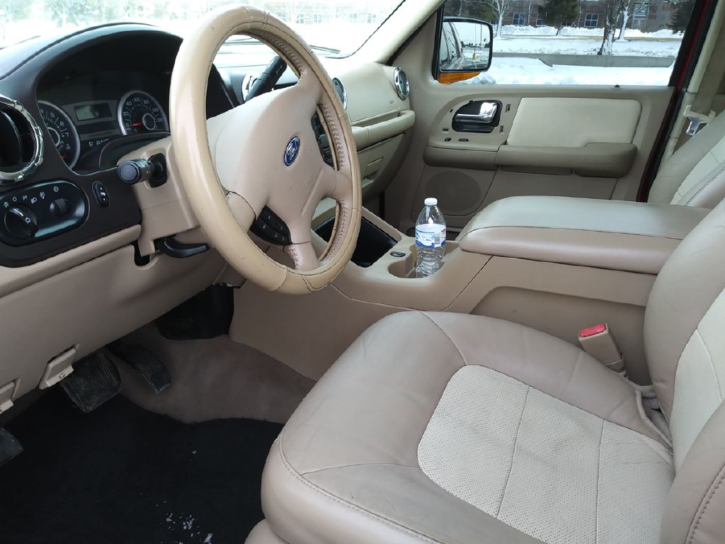 Photo 8 of this FORD EXPEDITION