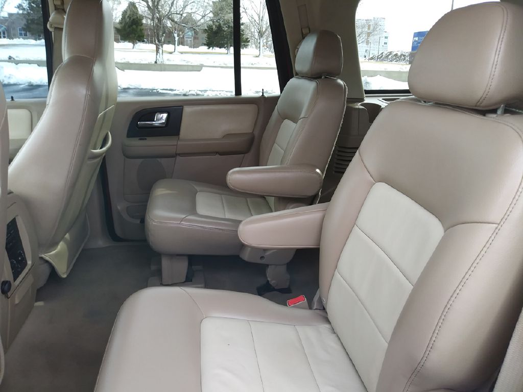 Photo 13 of this FORD EXPEDITION