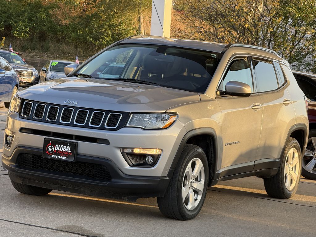 Photo 3 of this JEEP COMPASS