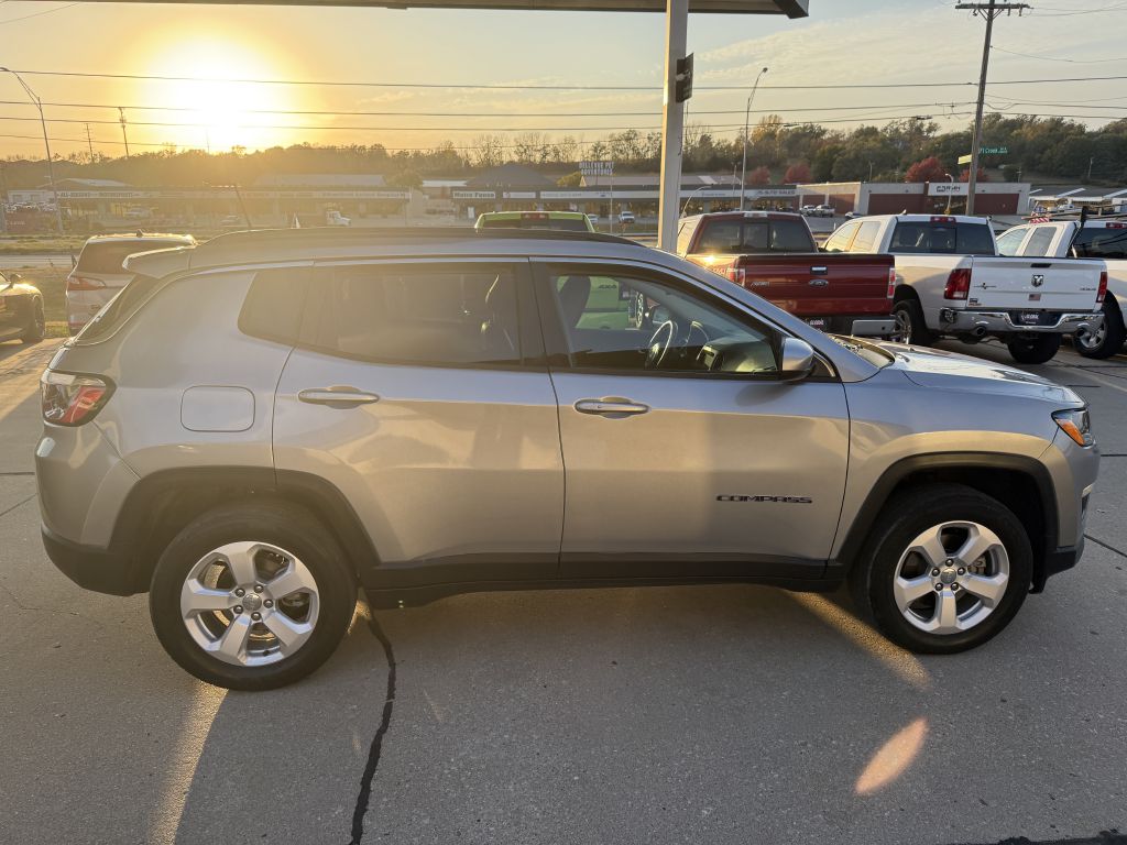 Photo 8 of this JEEP COMPASS