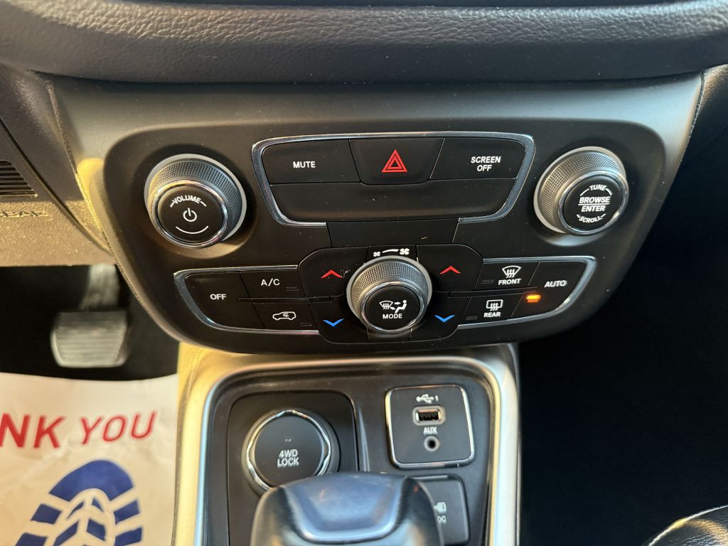 Photo 18 of this JEEP COMPASS
