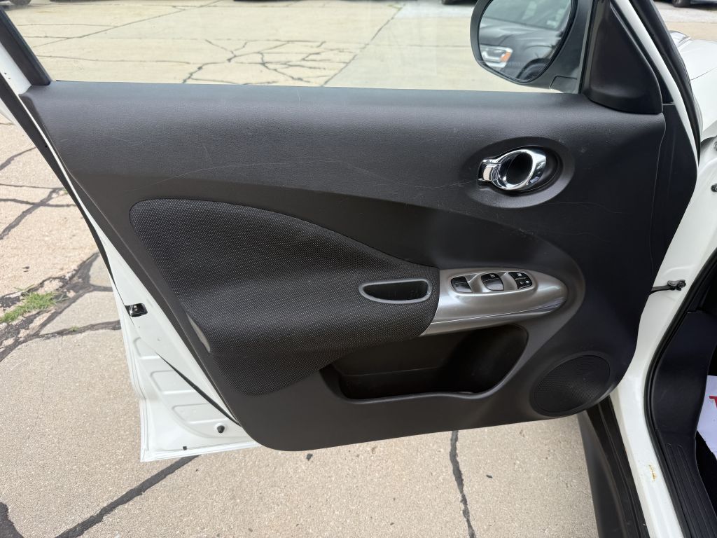 Photo 10 of this NISSAN JUKE