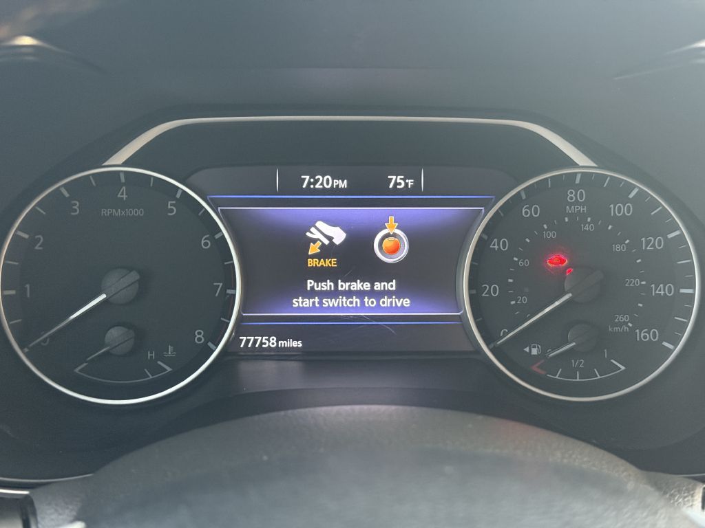 Photo 14 of this NISSAN MAXIMA SR