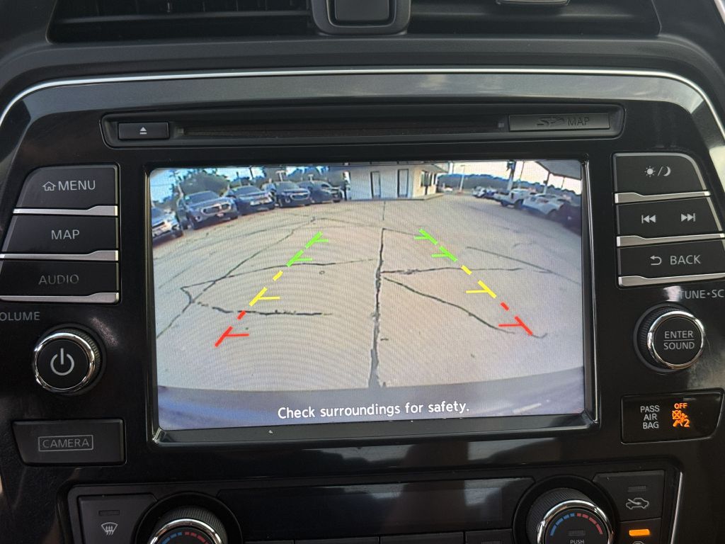 Photo 16 of this NISSAN MAXIMA SR