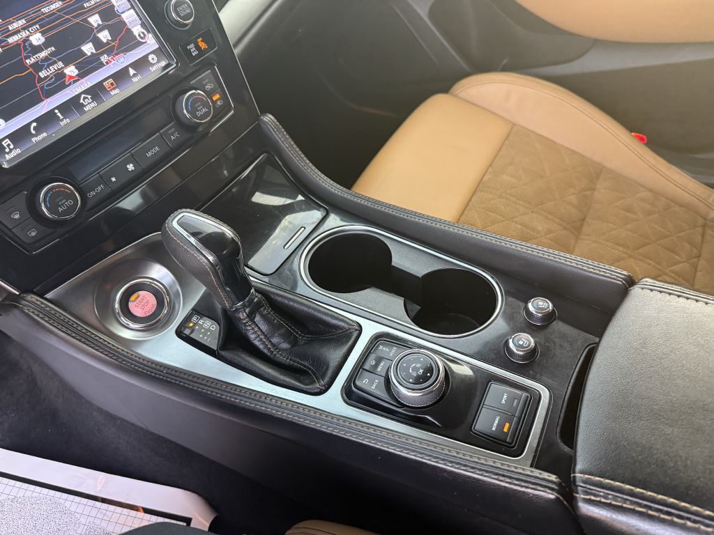 Photo 18 of this NISSAN MAXIMA SR