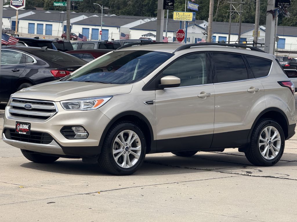 Photo 3 of this FORD ESCAPE SE