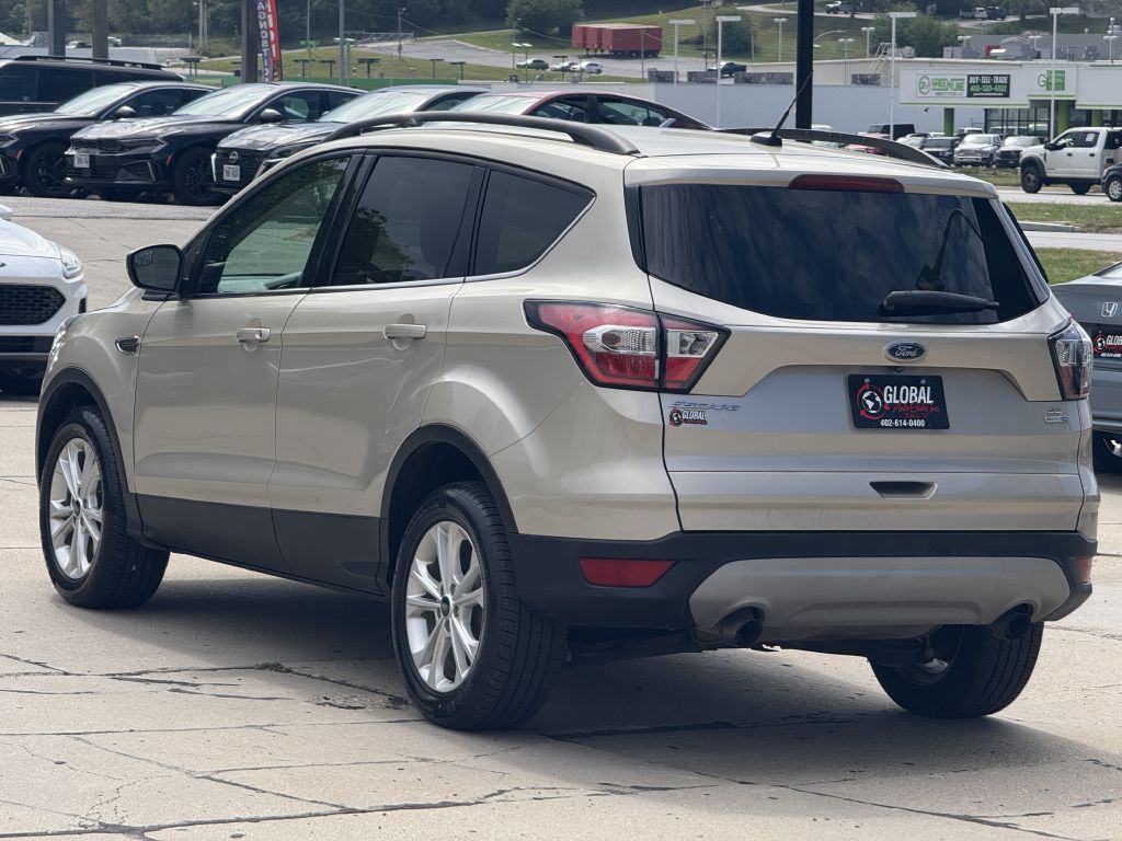 Photo 5 of this FORD ESCAPE SE