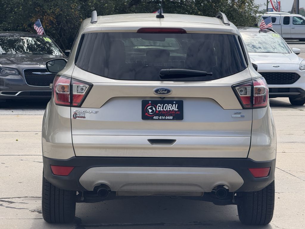 Photo 6 of this FORD ESCAPE SE
