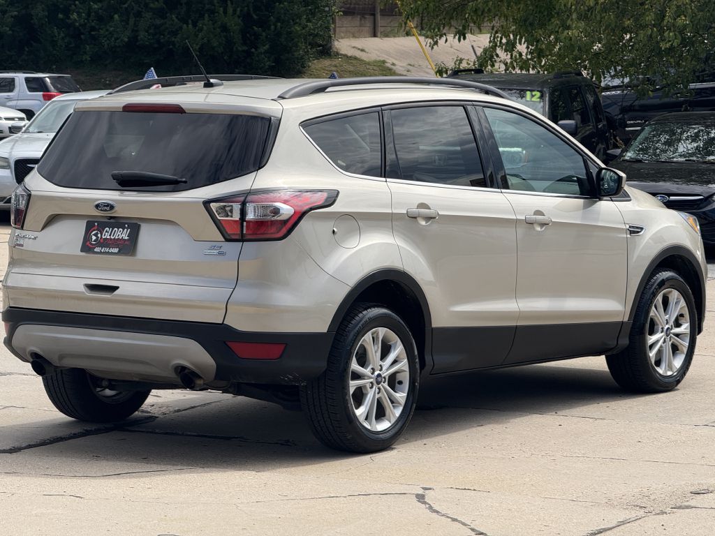 Photo 7 of this FORD ESCAPE SE