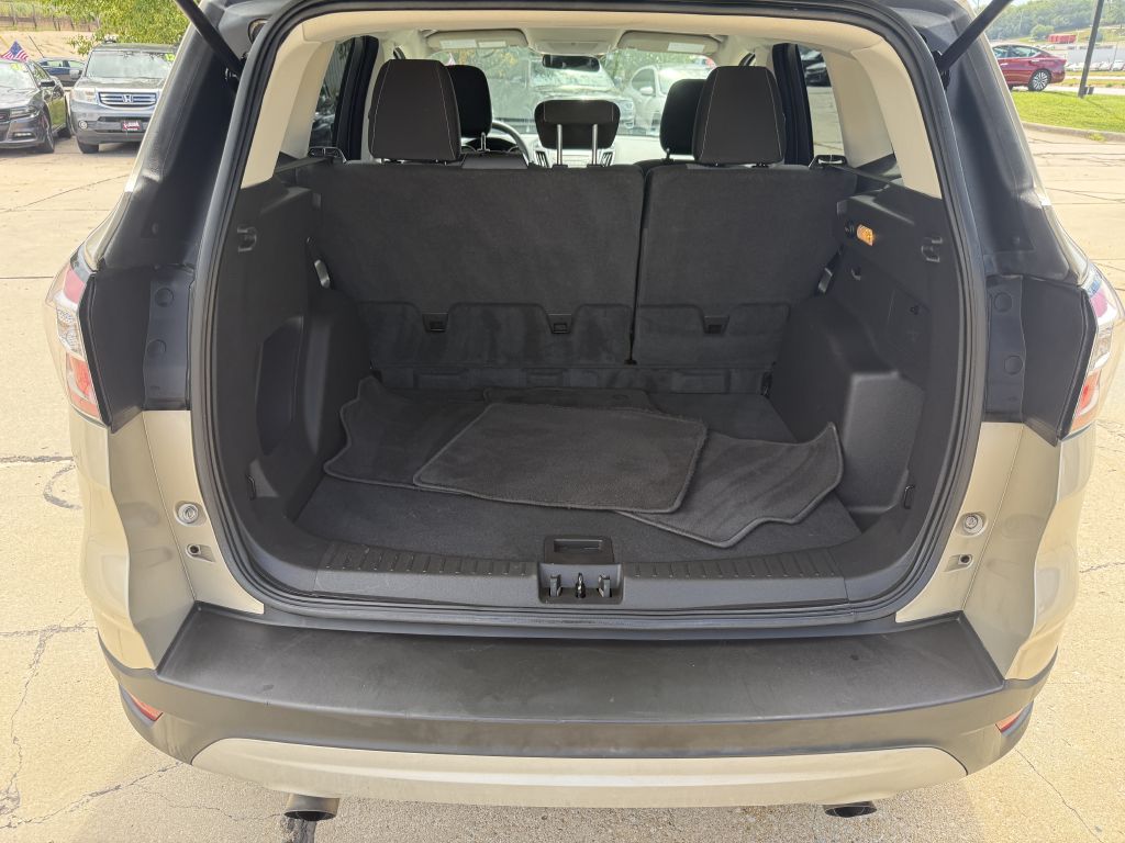Photo 9 of this FORD ESCAPE SE