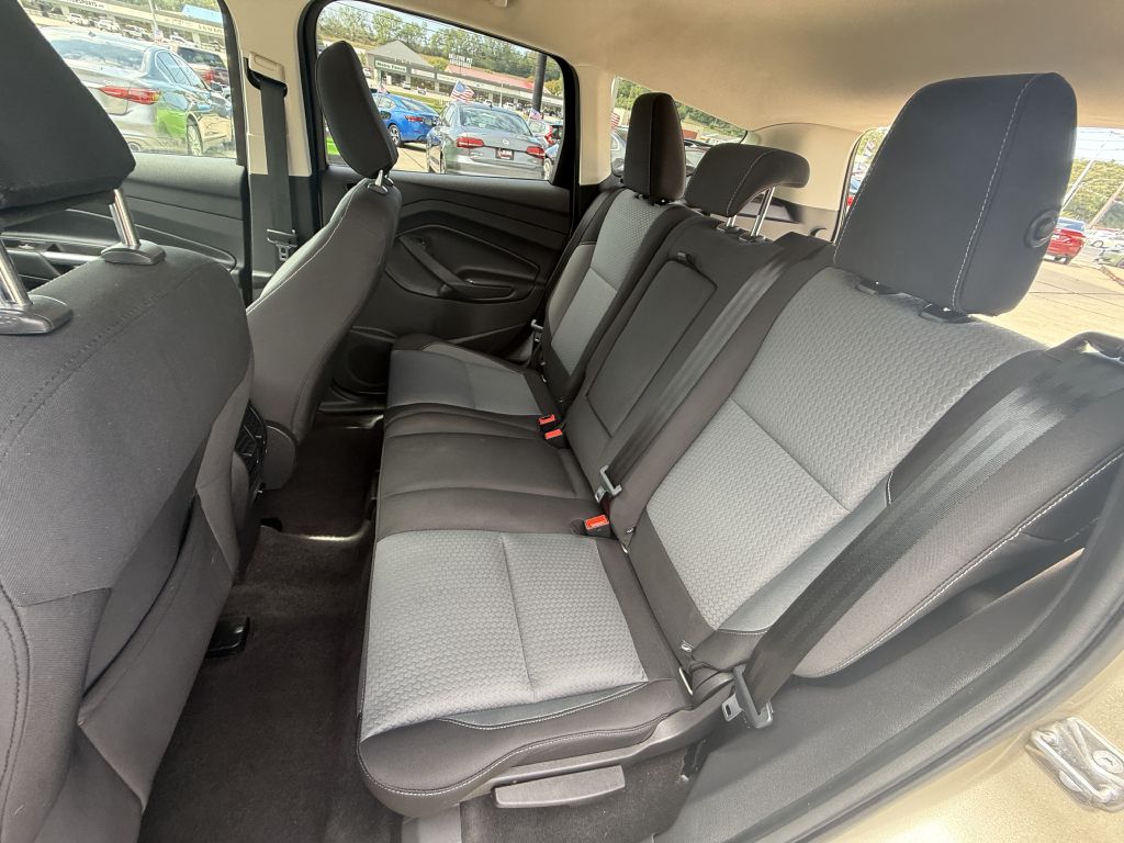 Photo 12 of this FORD ESCAPE SE
