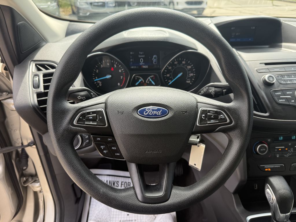 Photo 13 of this FORD ESCAPE SE