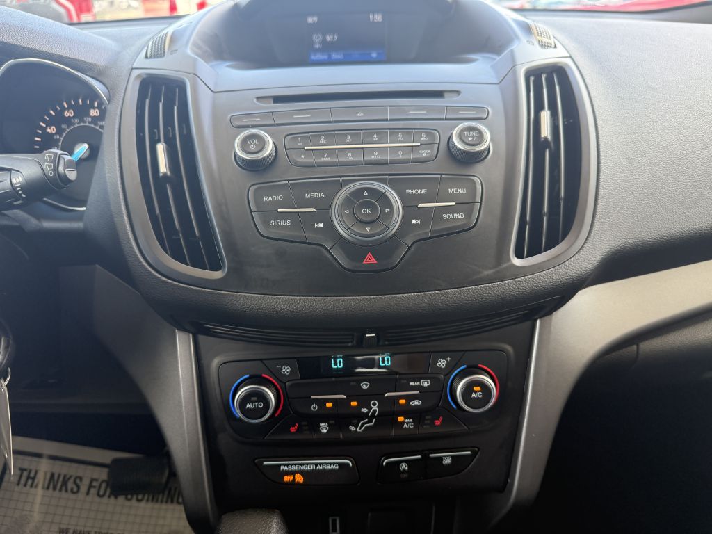Photo 16 of this FORD ESCAPE SE