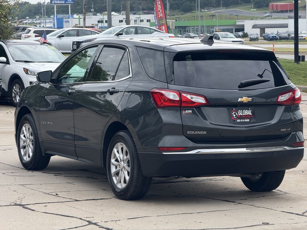 Photo 5 of this CHEVROLET EQUINOX