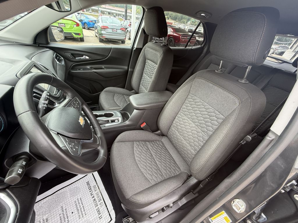 Photo 11 of this CHEVROLET EQUINOX