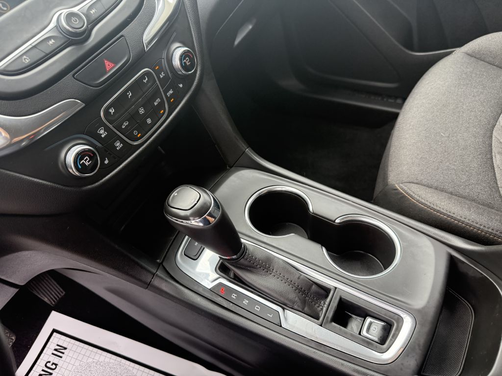 Photo 17 of this CHEVROLET EQUINOX