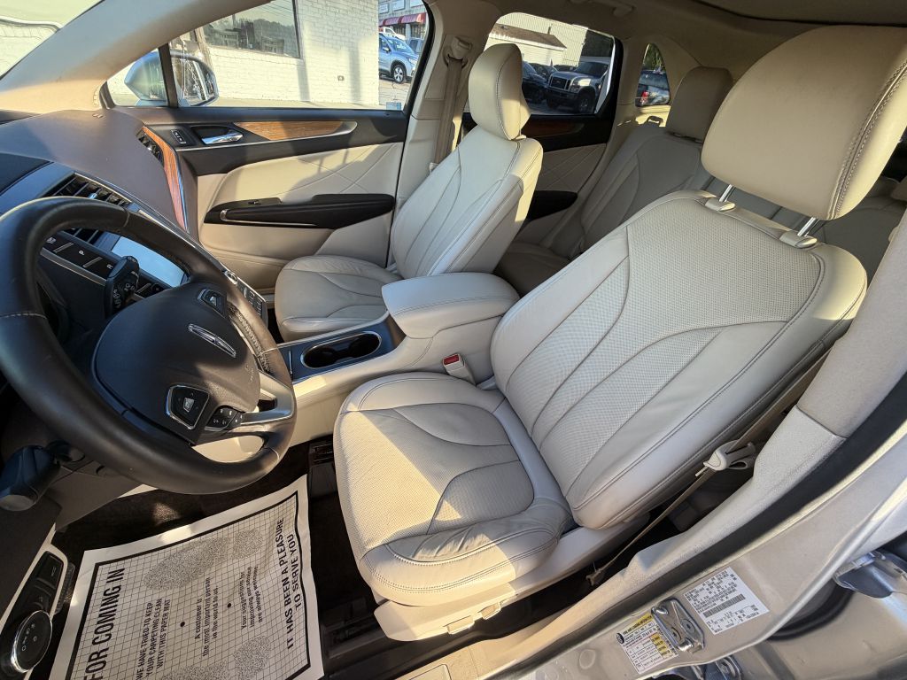 Photo 11 of this LINCOLN MKC