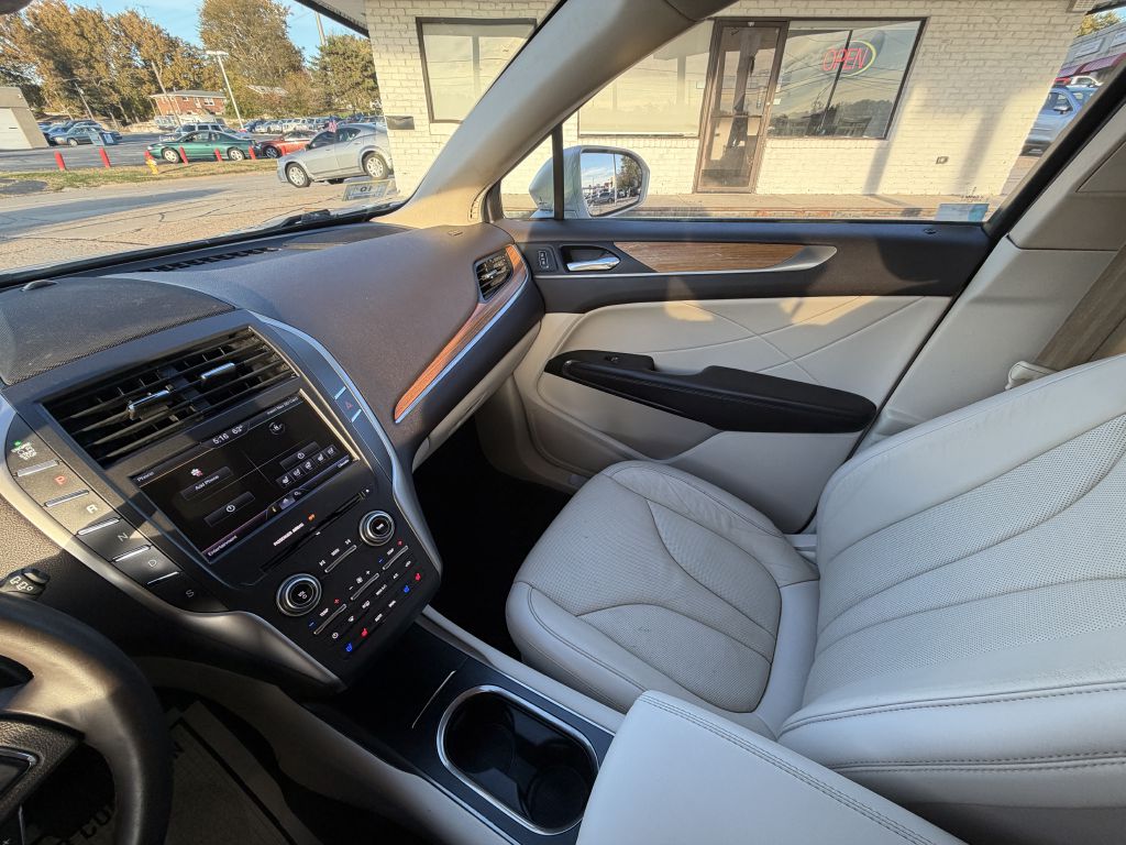 Photo 18 of this LINCOLN MKC