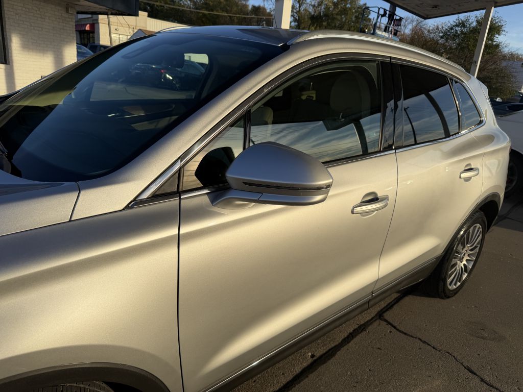 Photo 21 of this LINCOLN MKC