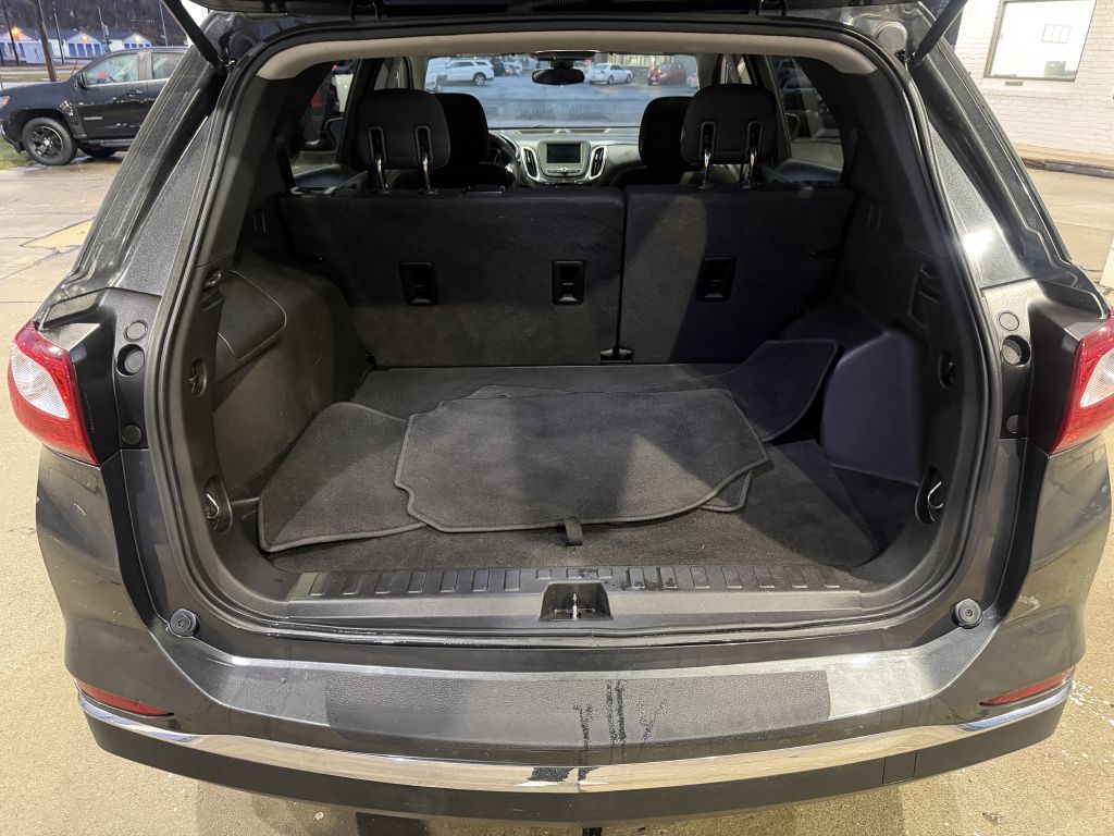 Photo 10 of this CHEVROLET EQUINOX