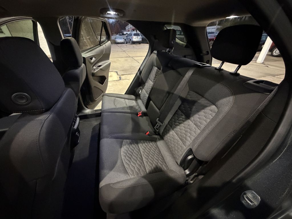 Photo 13 of this CHEVROLET EQUINOX