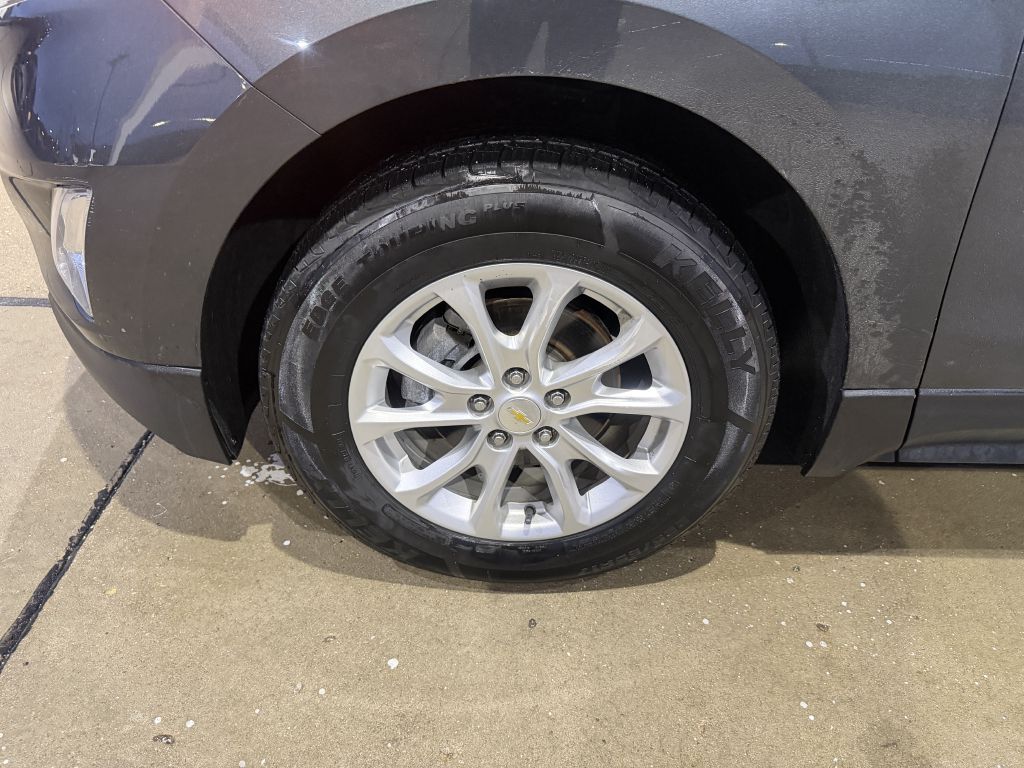 Photo 20 of this CHEVROLET EQUINOX