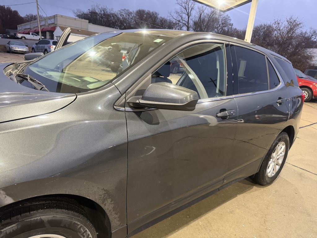 Photo 21 of this CHEVROLET EQUINOX