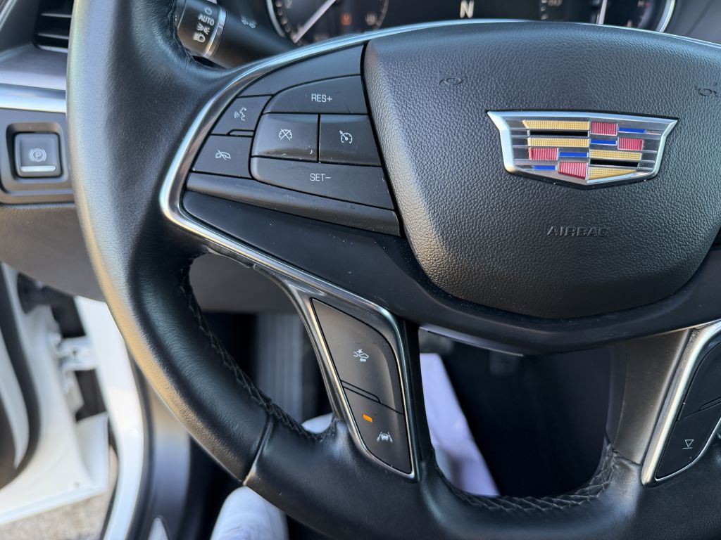 Photo 12 of this CADILLAC XT5
