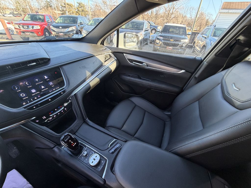 Photo 18 of this CADILLAC XT5