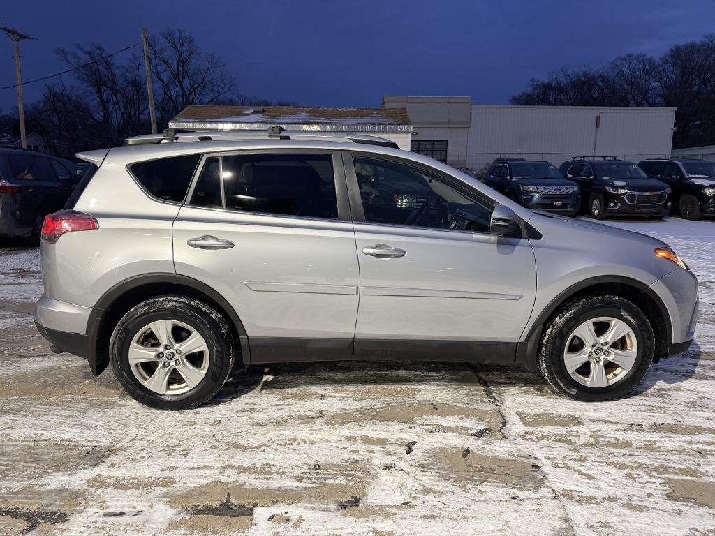 Photo 6 of this TOYOTA RAV4