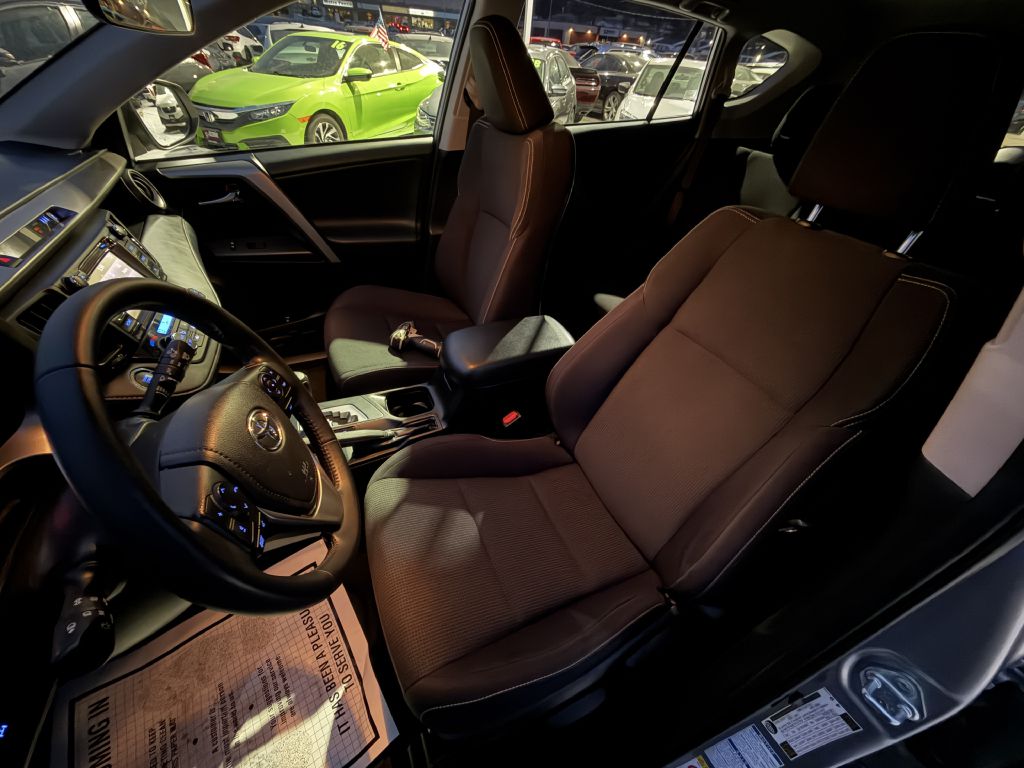 Photo 8 of this TOYOTA RAV4