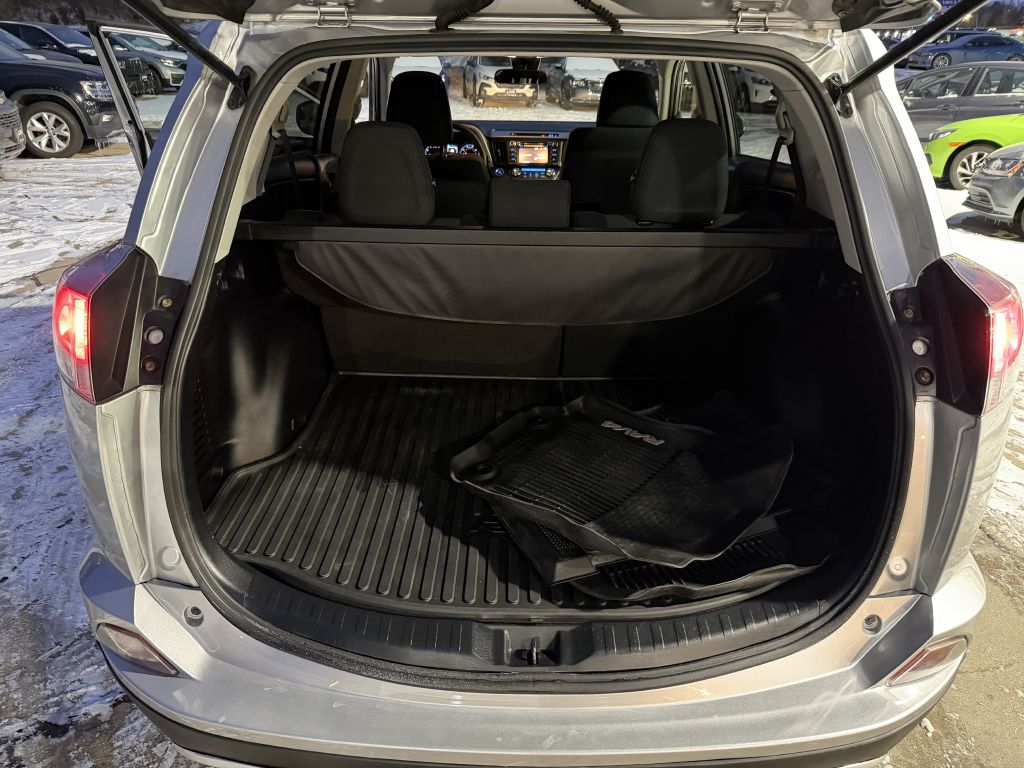 Photo 9 of this TOYOTA RAV4