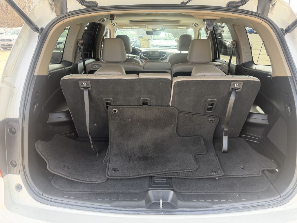 Photo 8 of this HONDA PILOT EX-L