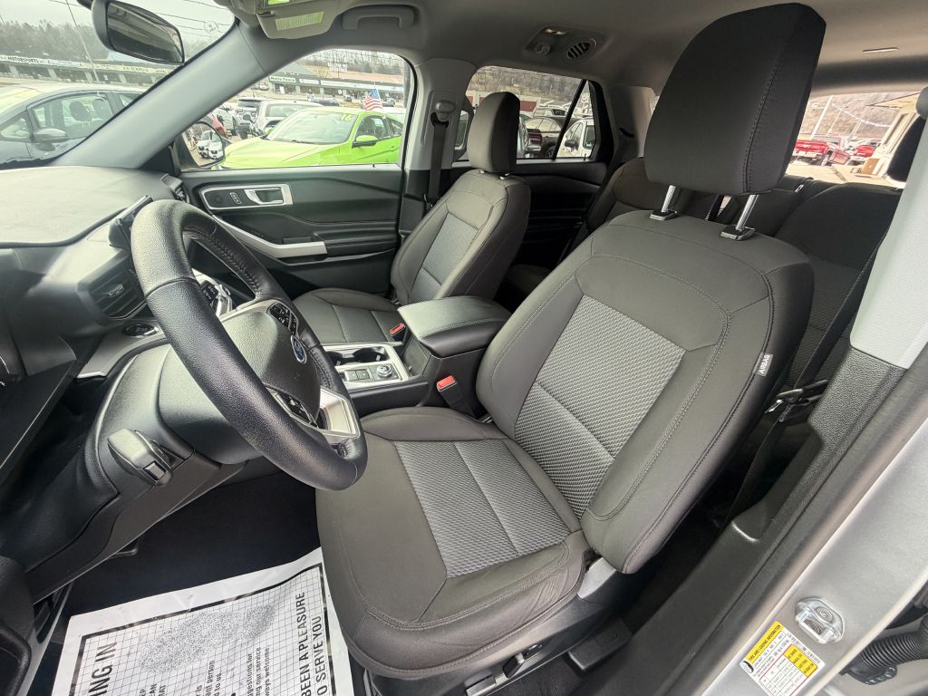 Photo 10 of this FORD EXPLORER